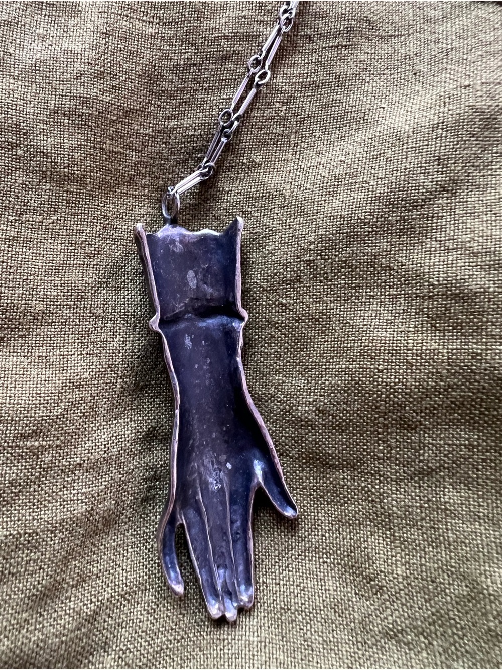 Bloodmilk Jewels The Medium - Large Victorian Hand Necklace - Picture 4 of 6
